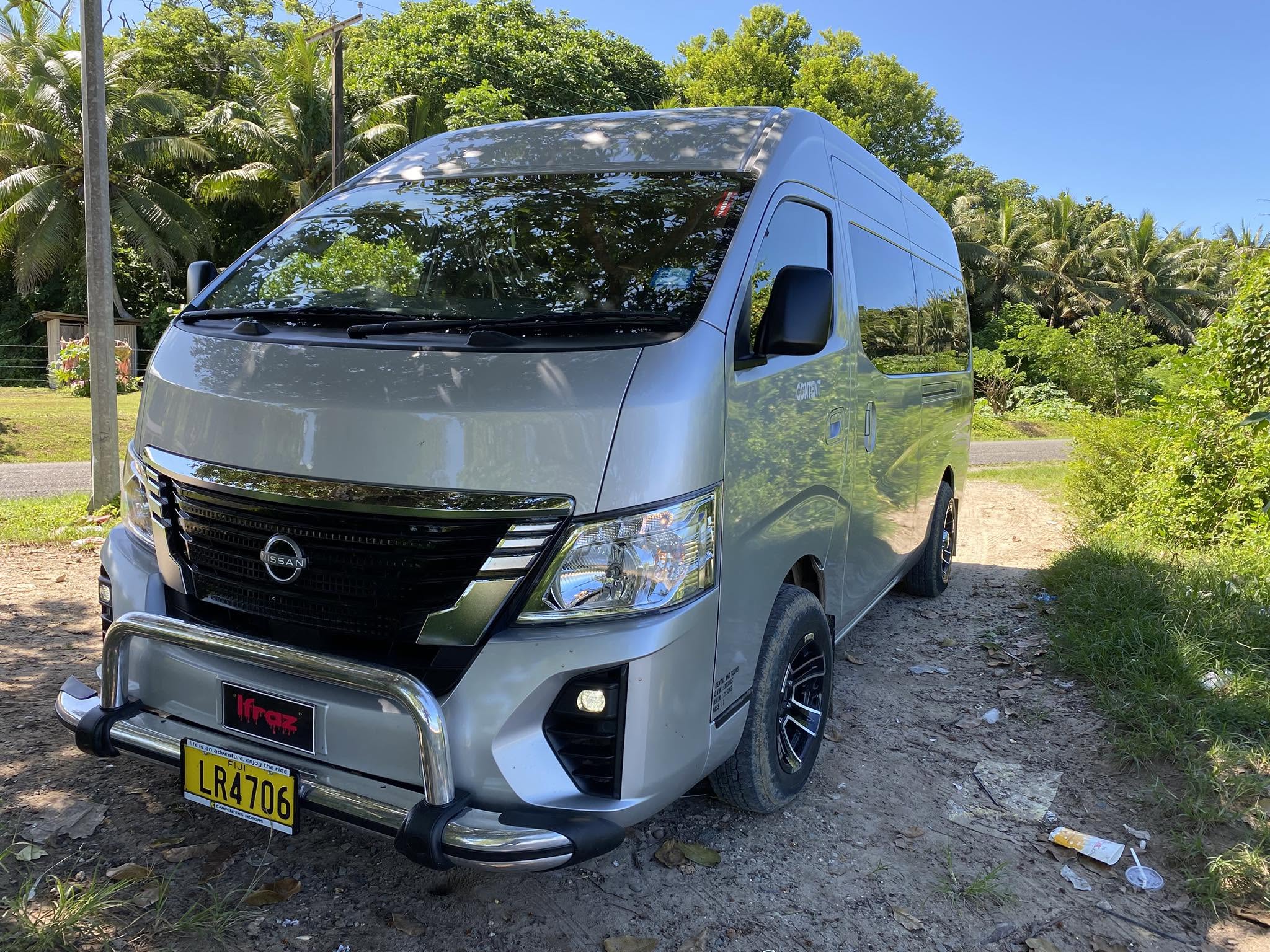 Toyota Hiace – 15 seat van for hire in Fiji